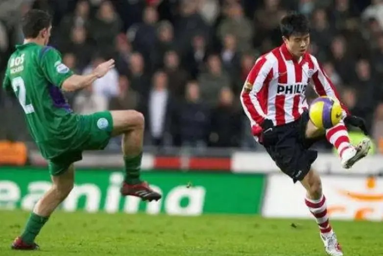 惯用左脚踢球的人比较强?